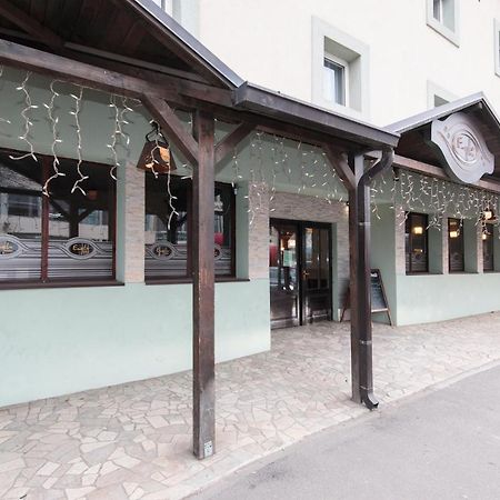 Casa De Piatra Bistro Hotel Клуж-Напока Екстериор снимка